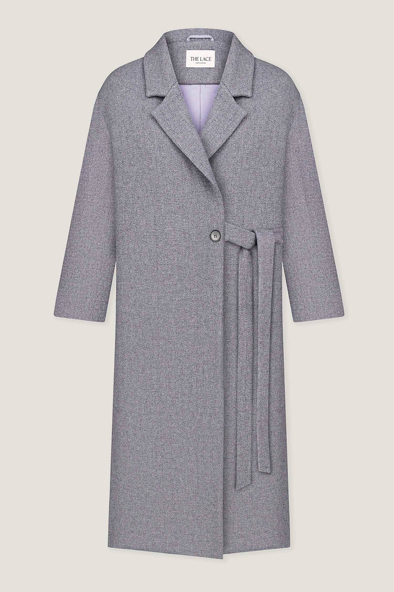 The straight-cut coat in black color
