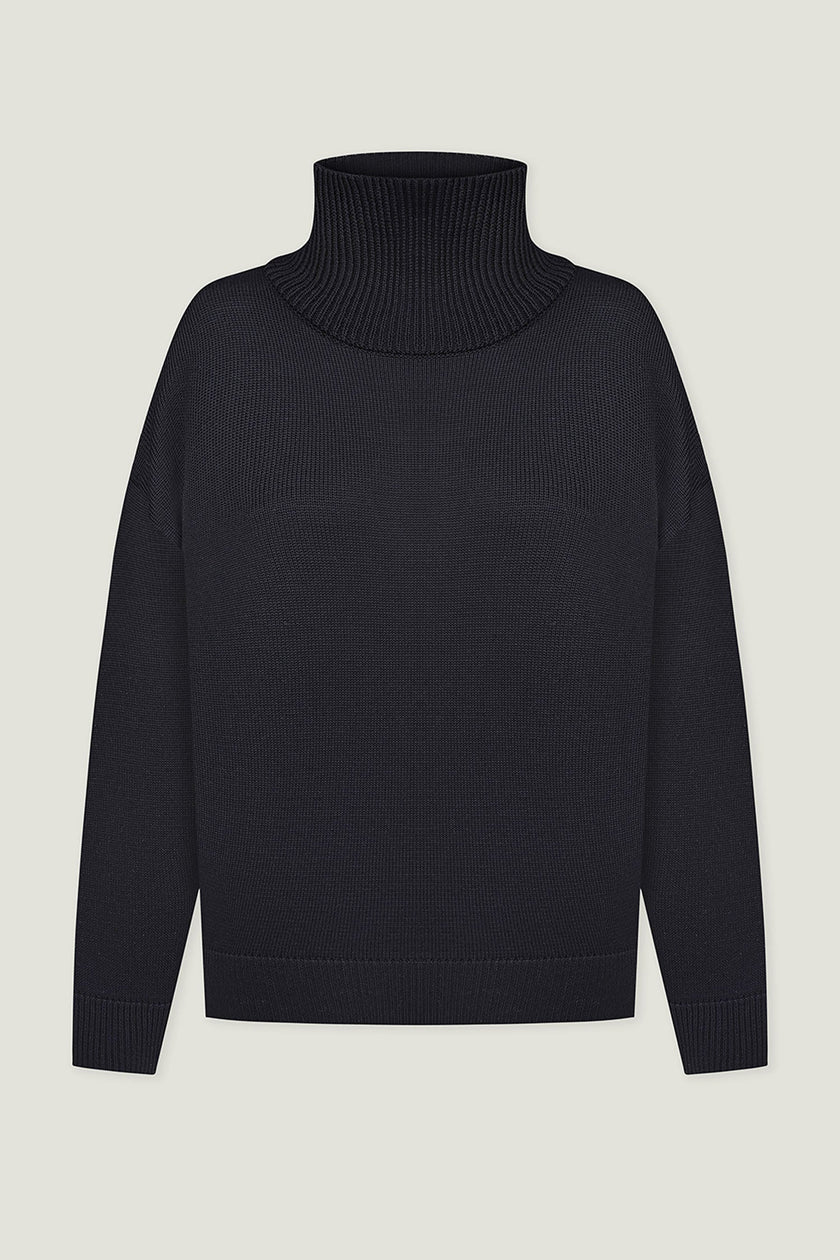 Merino wool sweater with neckline in black