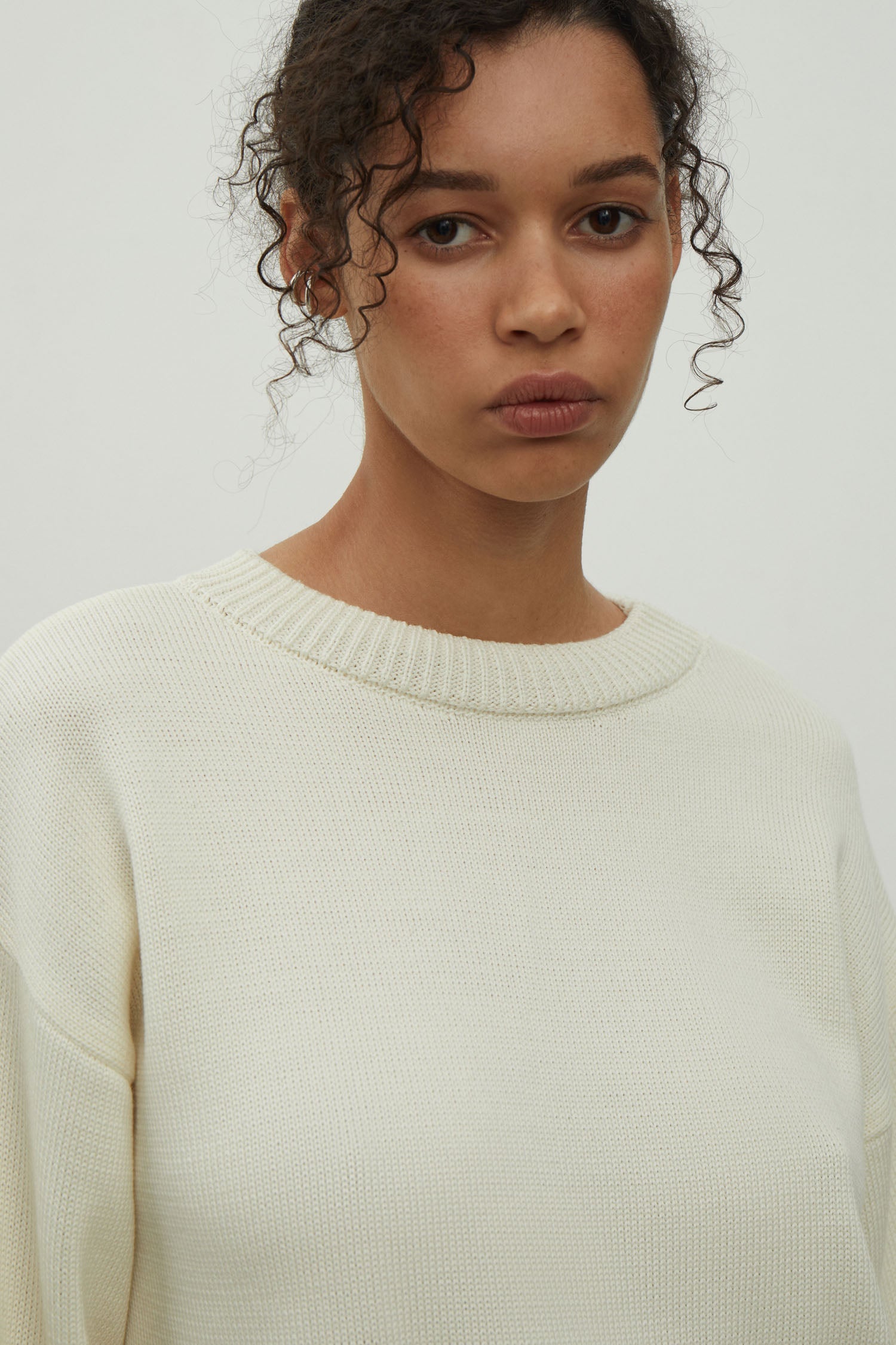 Gray merino wool round neck sweater