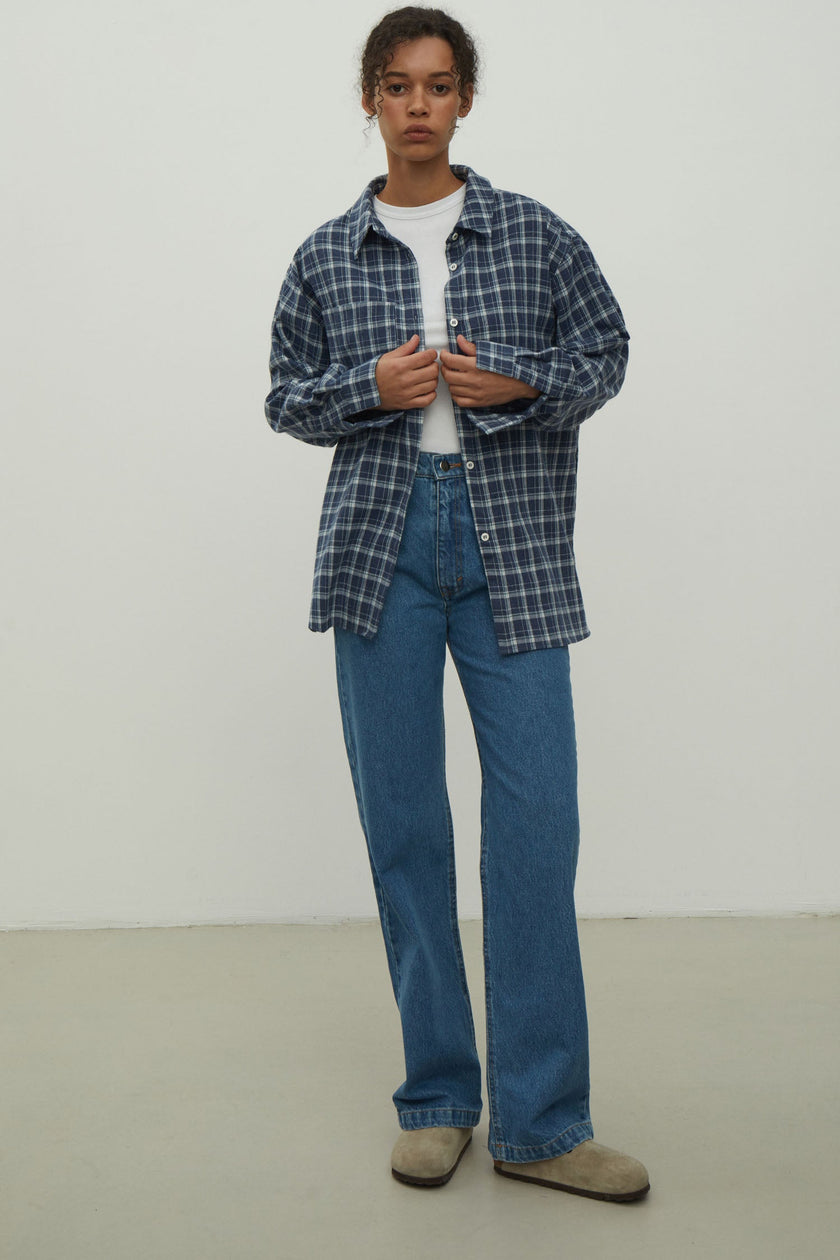 Shirt with a pocket in a beige check dark blue