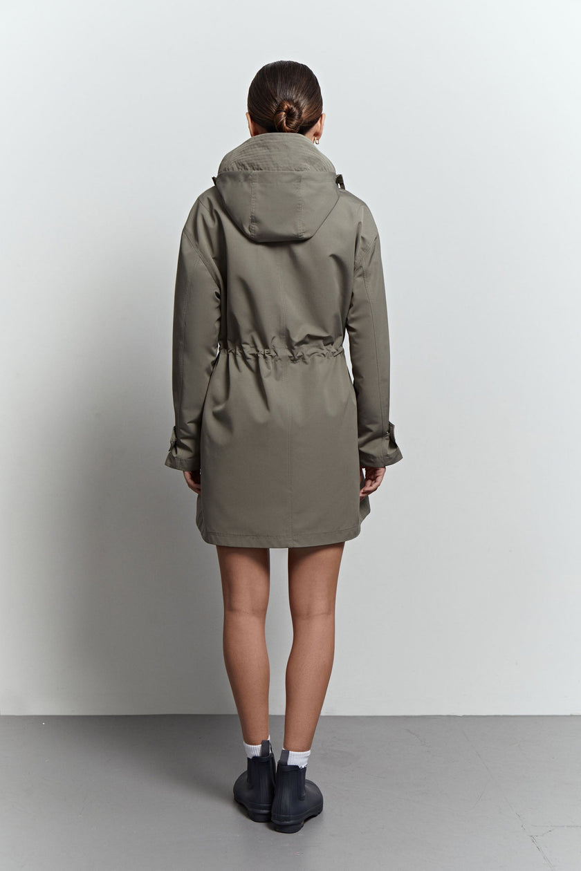 Lightweight parka with drawstring in khaki