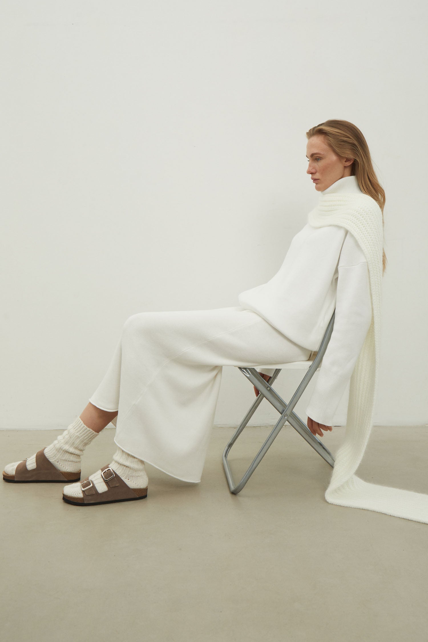 Knitted straight midi skirt in light gray