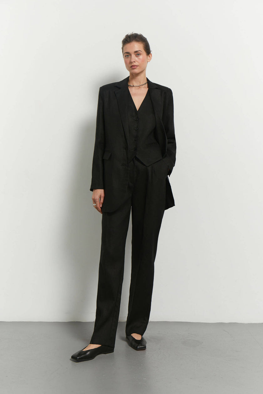Linen blazer with thin belt