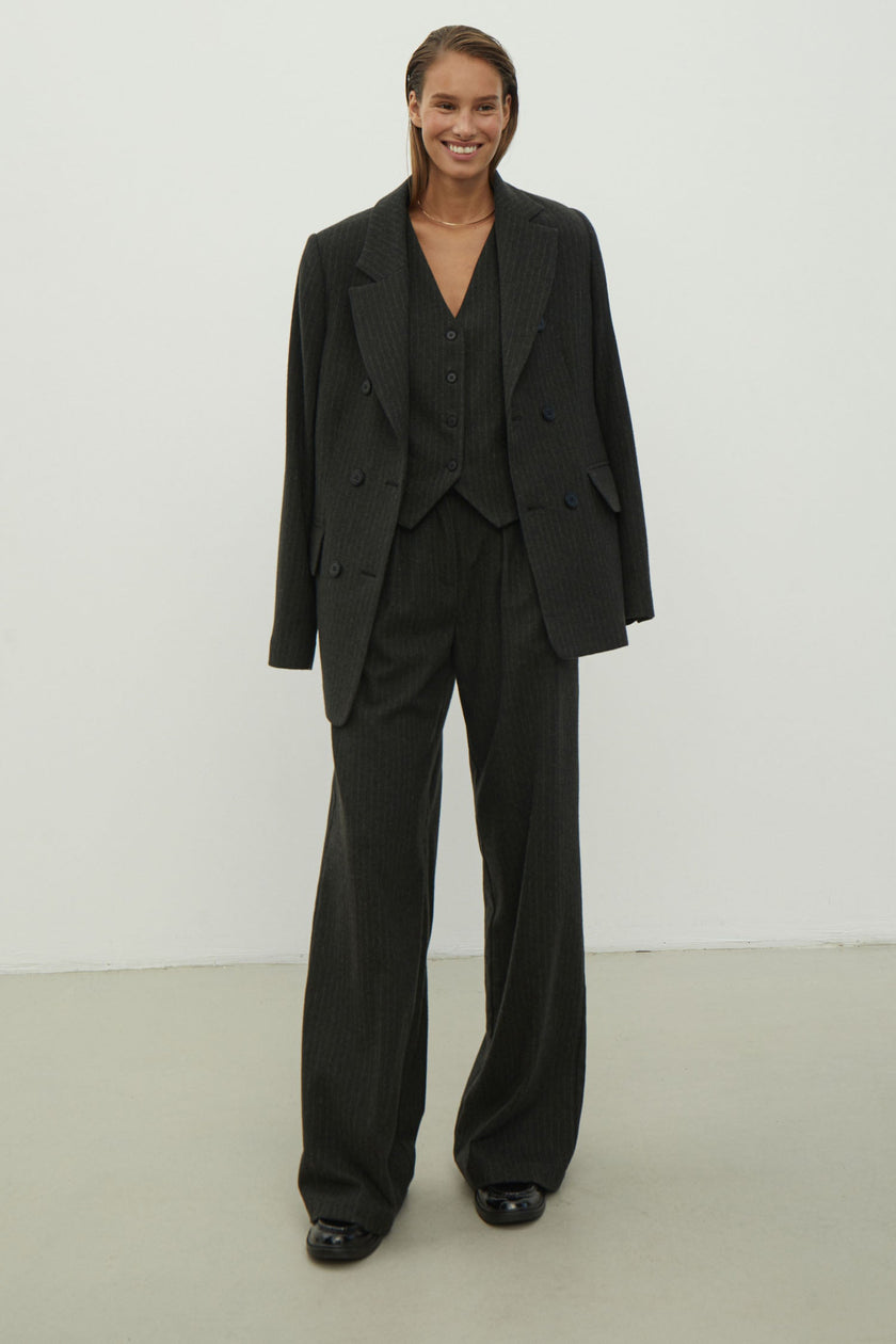Classic woolen vest in a gray-green stripe