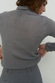 Thin ribbed turtleneck sweater in nude/black/gray
