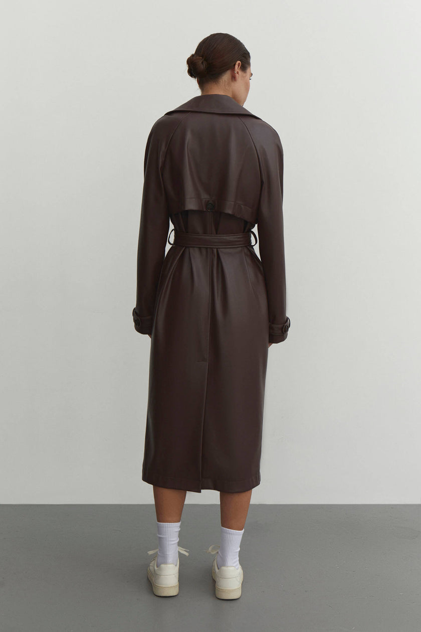Faux leather oversized trenchcoat in chocolate/black