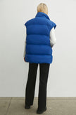 Oversized quilted vest in blue