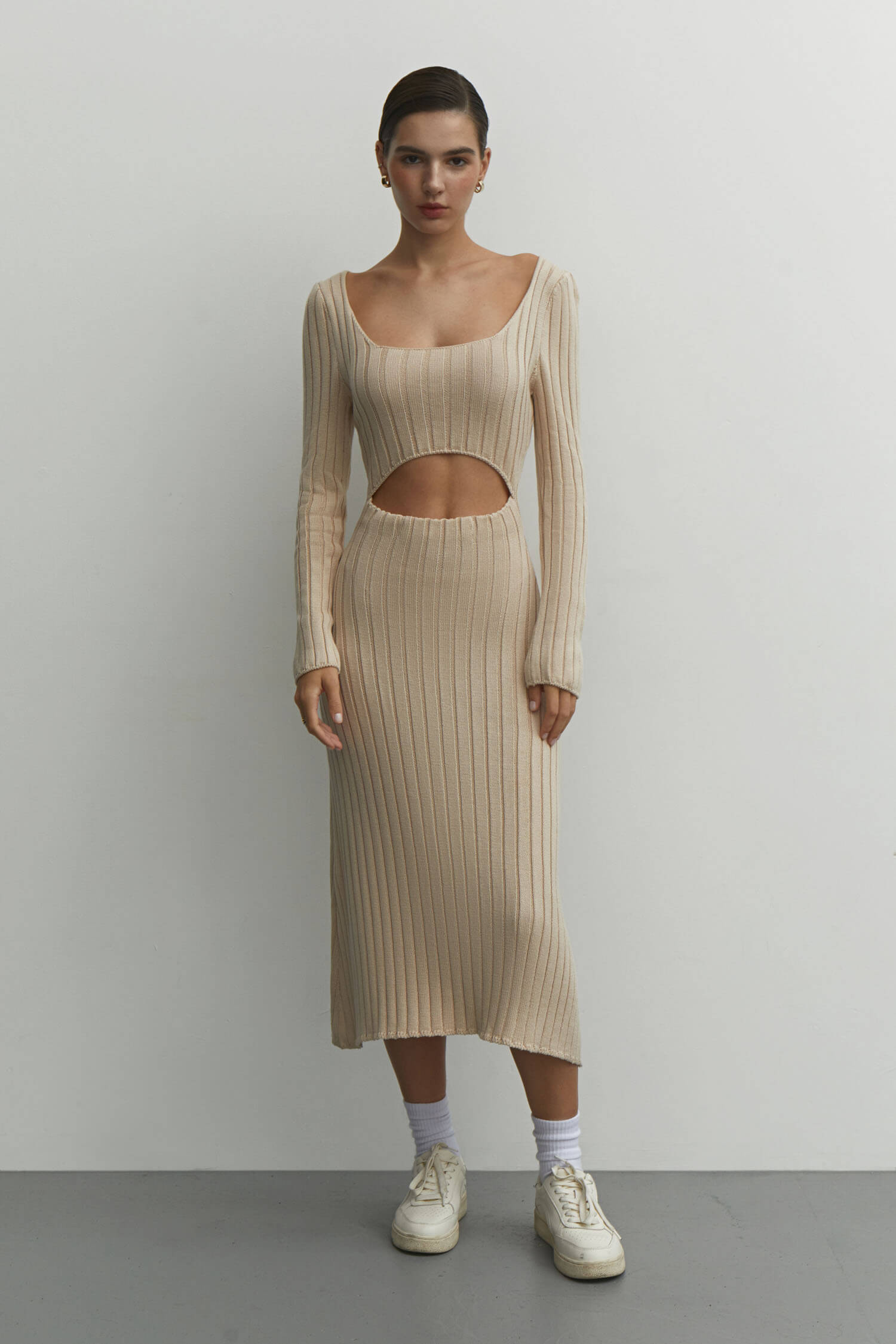 Jersey midi dress with figured cut in cream/black