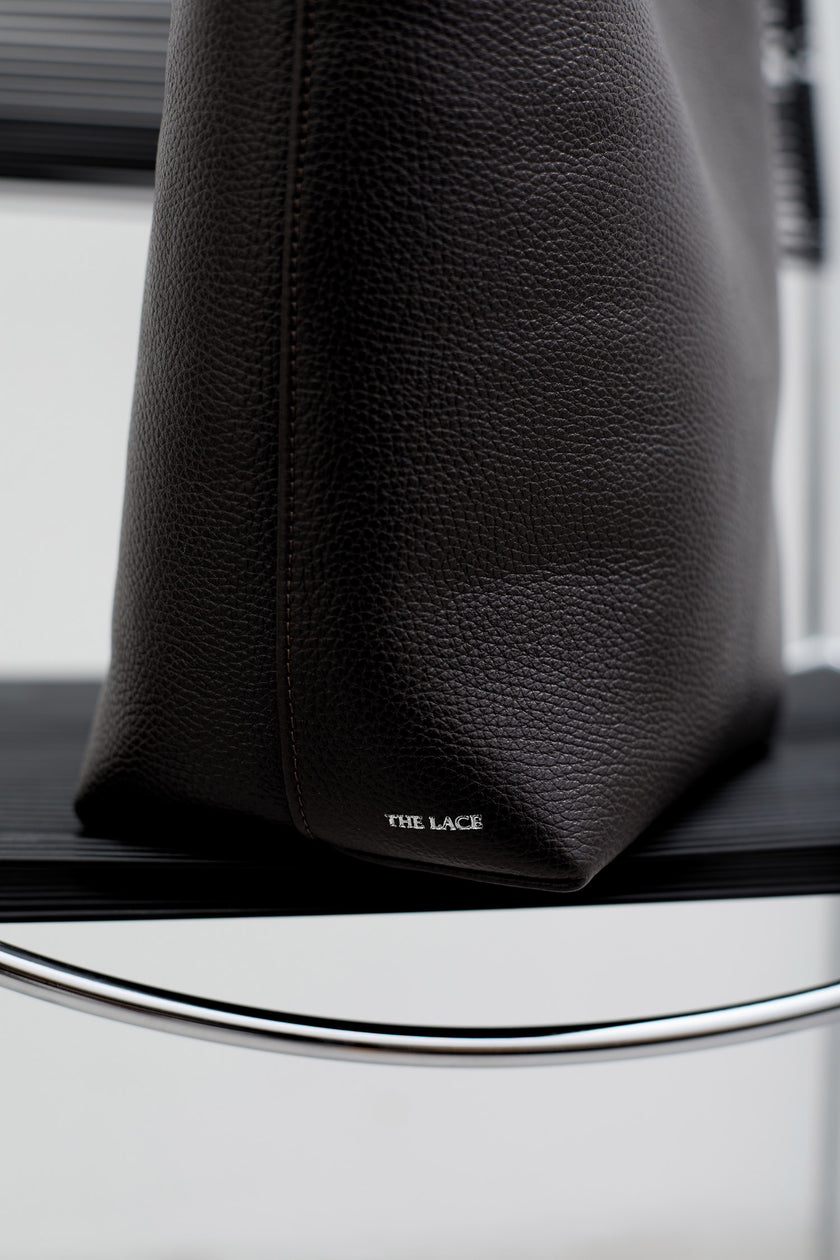 Women's leather bag in black