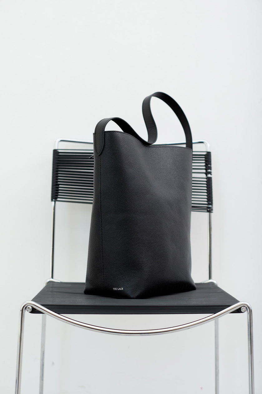 Women's leather bag in black