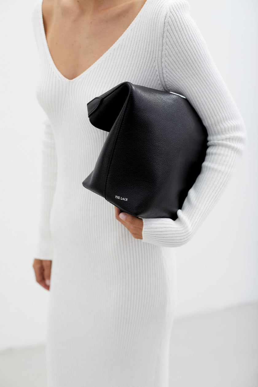 Women's leather bag in black